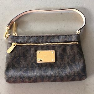 Michael Kors Brown clutch -EUC